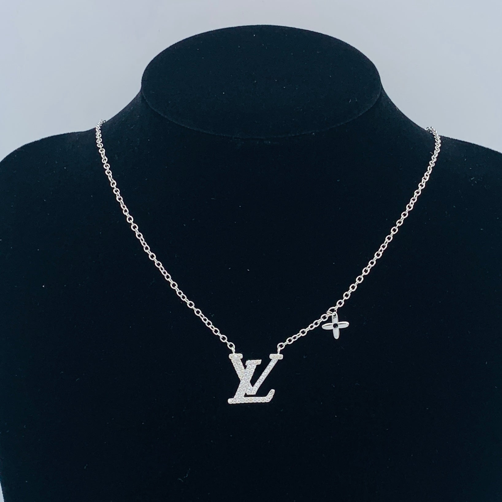LuxluxHouse Low Price And High Quality Accessories Louis Vuitton