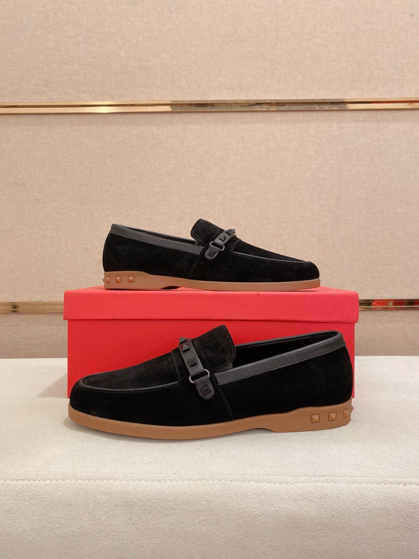 LuxluxHouse Best Quality Shoes Valentino