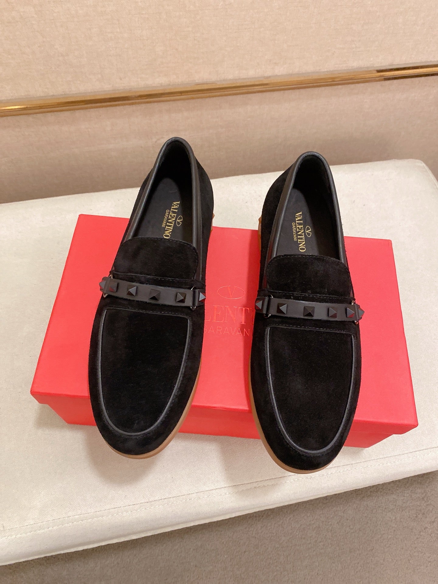 LuxluxHouse Best Quality Shoes Valentino