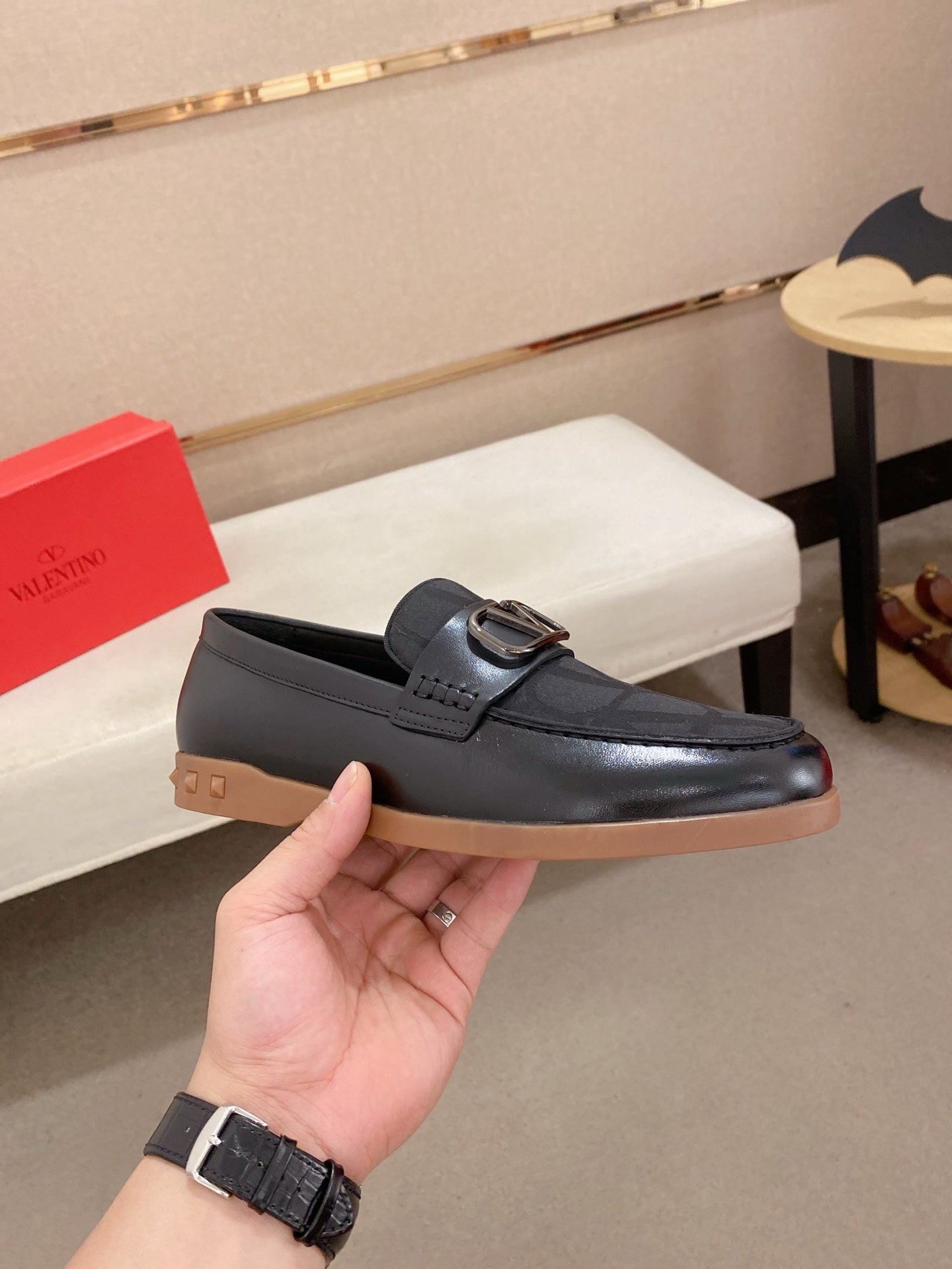 LuxluxHouse Best Quality Shoes Valentino