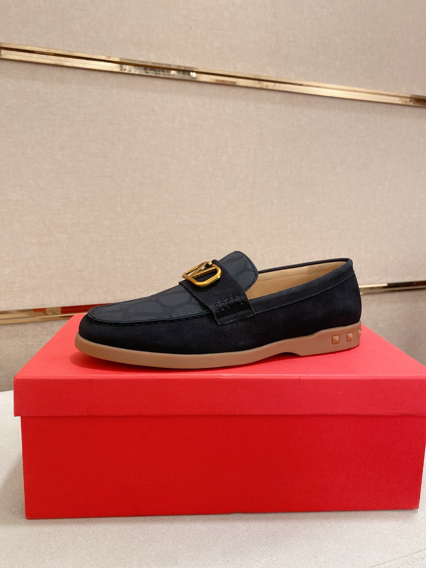 LuxluxHouse Best Quality Shoes Valentino