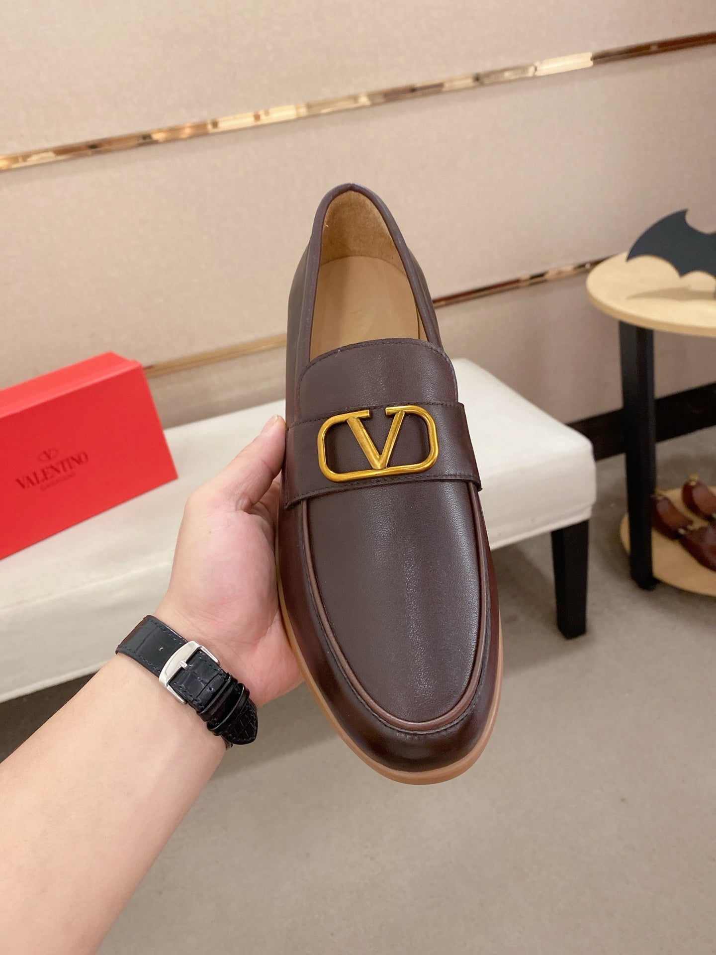 LuxluxHouse Best Quality Shoes Valentino