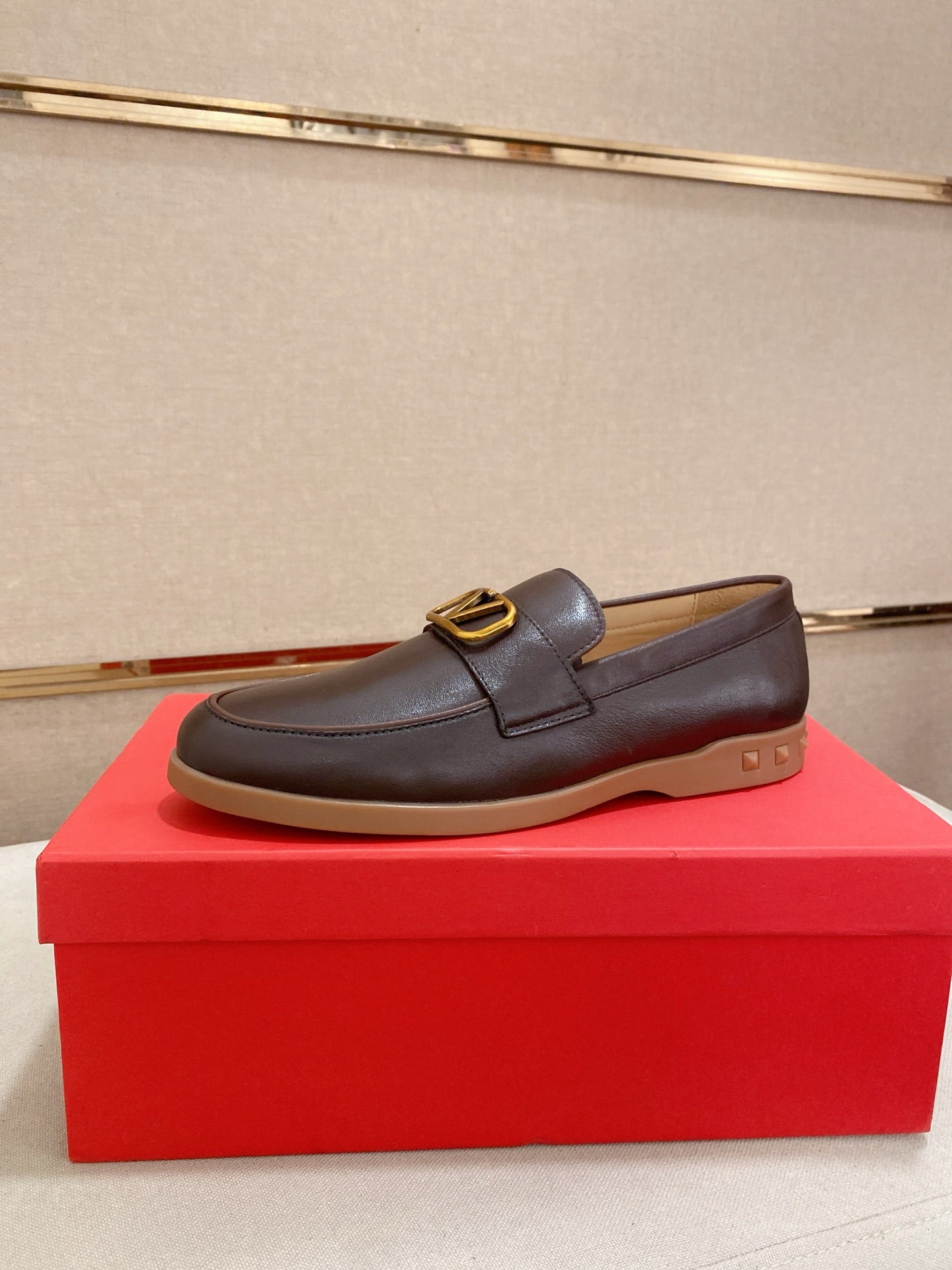 LuxluxHouse Best Quality Shoes Valentino
