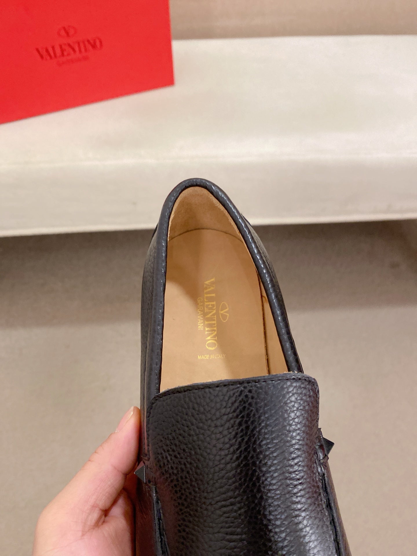 LuxluxHouse Best Quality Shoes Valentino