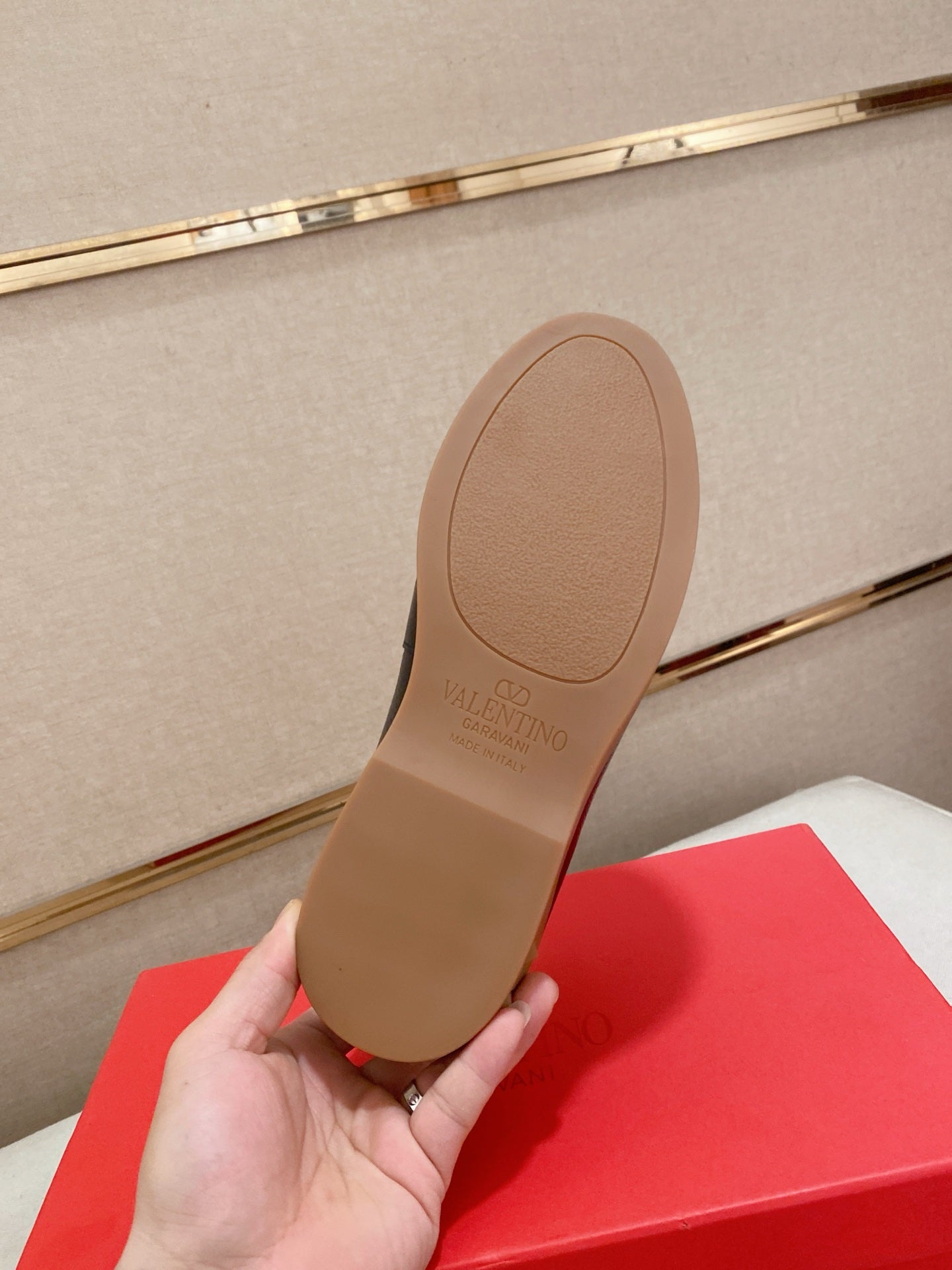 LuxluxHouse Best Quality Shoes Valentino