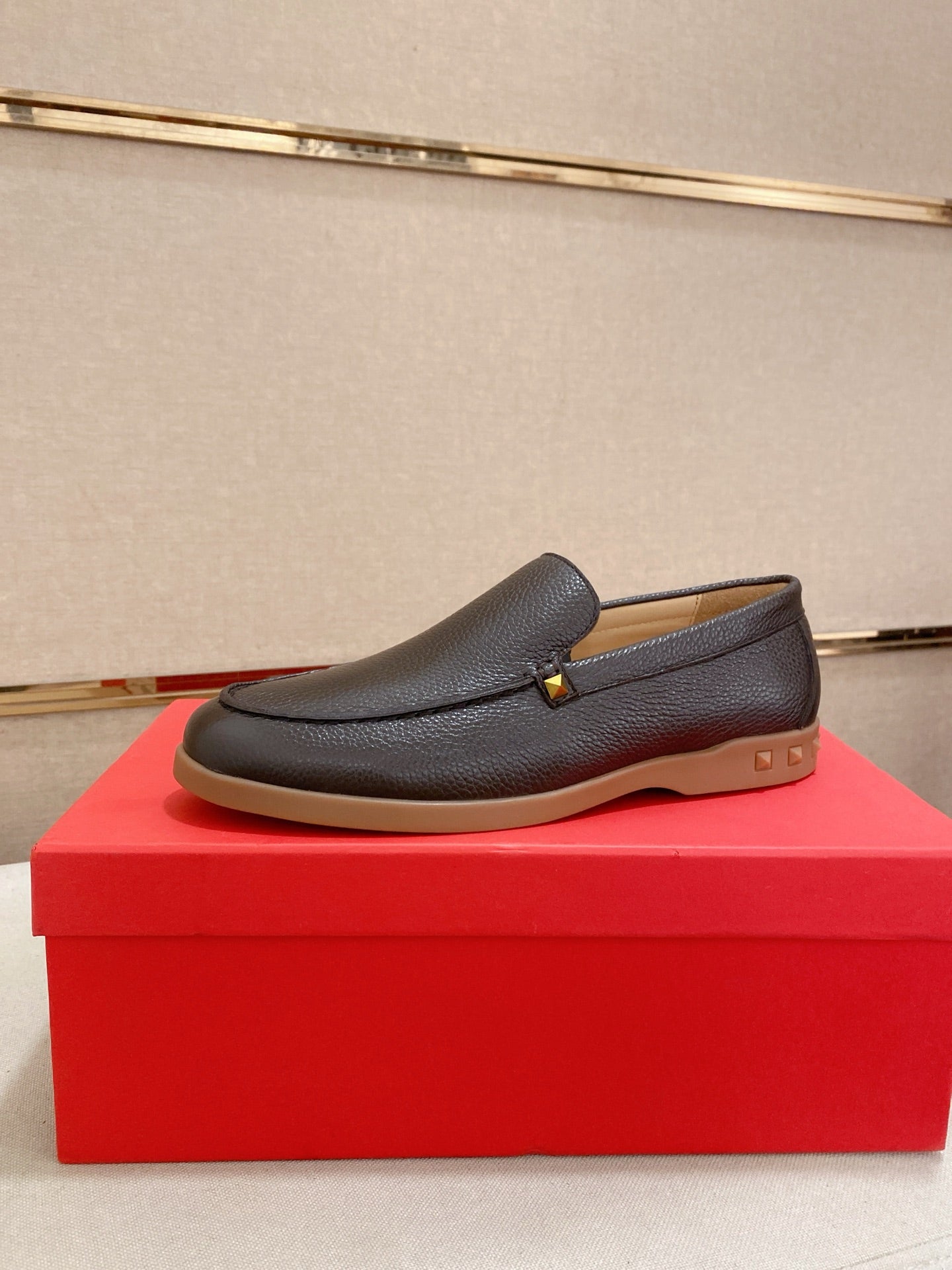 LuxluxHouse Best Quality Shoes Valentino