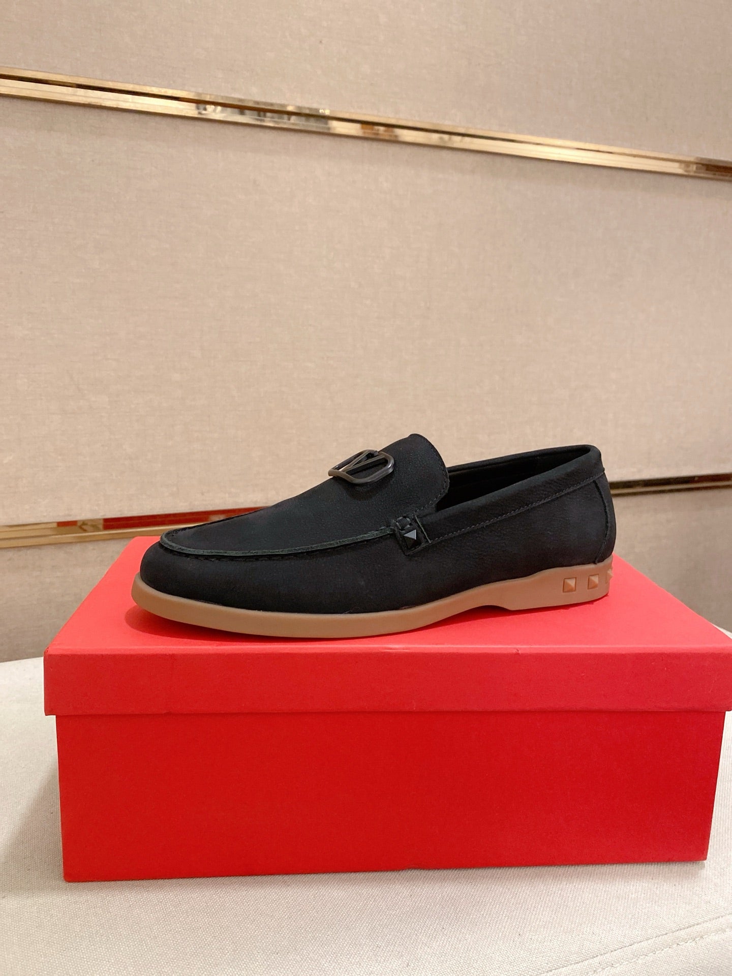 LuxluxHouse Best Quality Shoes Valentino