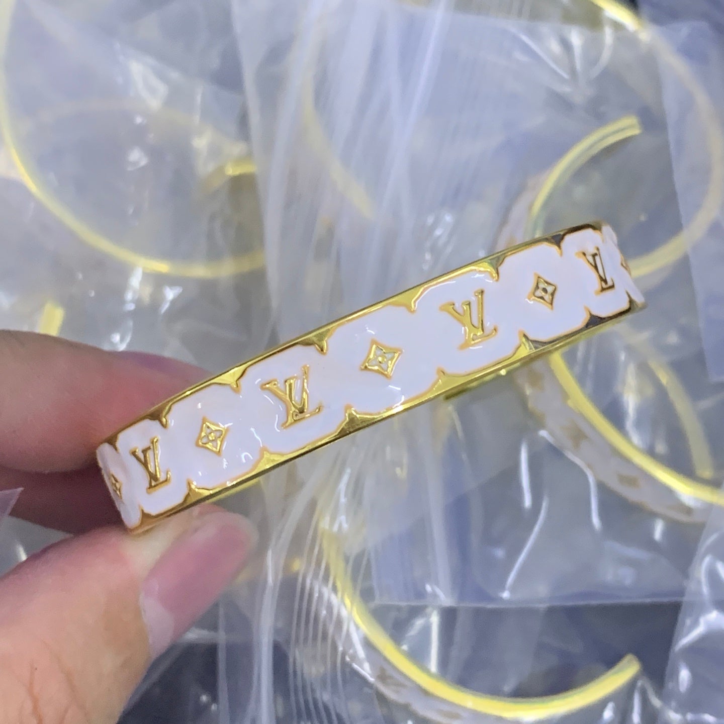 luxluxhouse Low price and high quality accessories Louis Vuitton