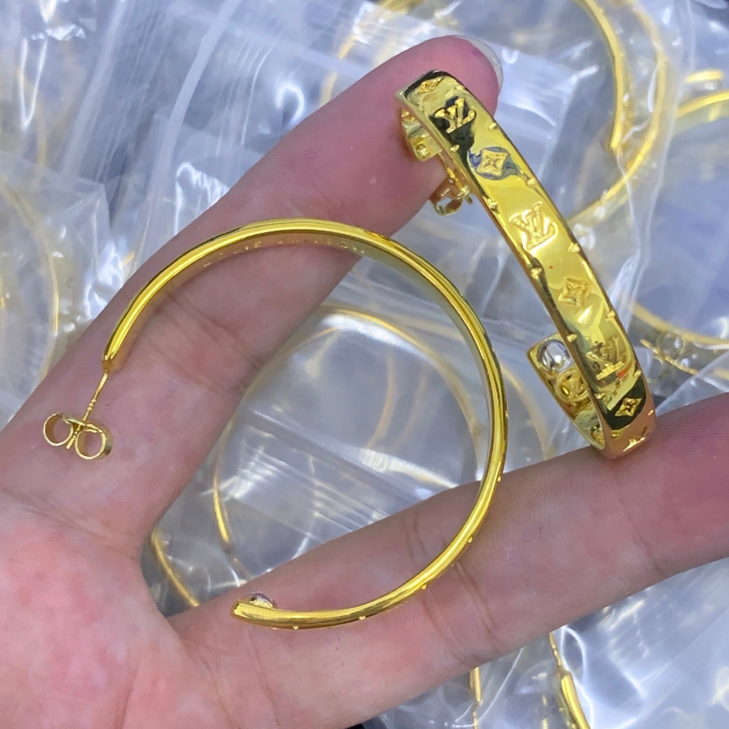 LuxluxHouse Low Price And High Quality Accessories Louis Vuitton