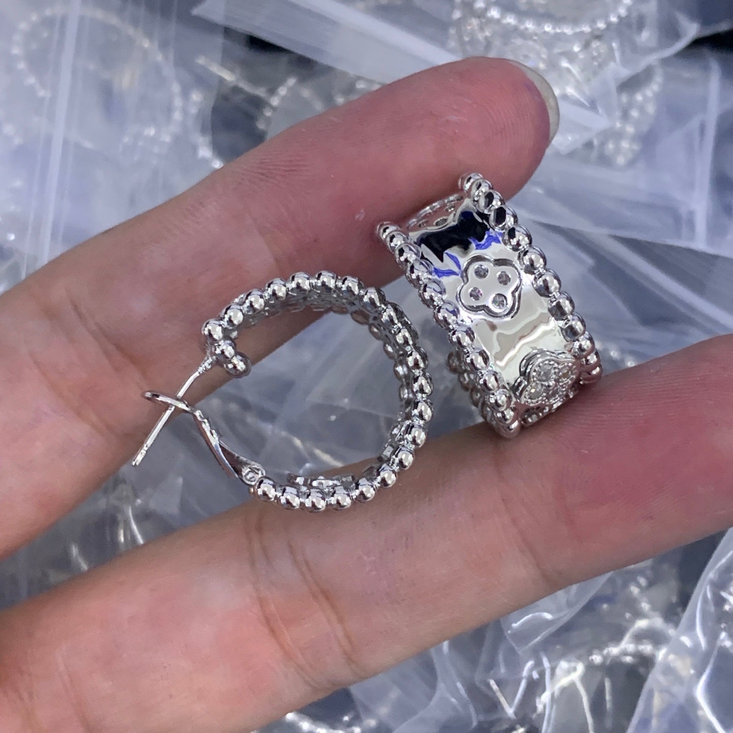 luxluxhouse Low price and high quality accessories Van Cleef & Arpels