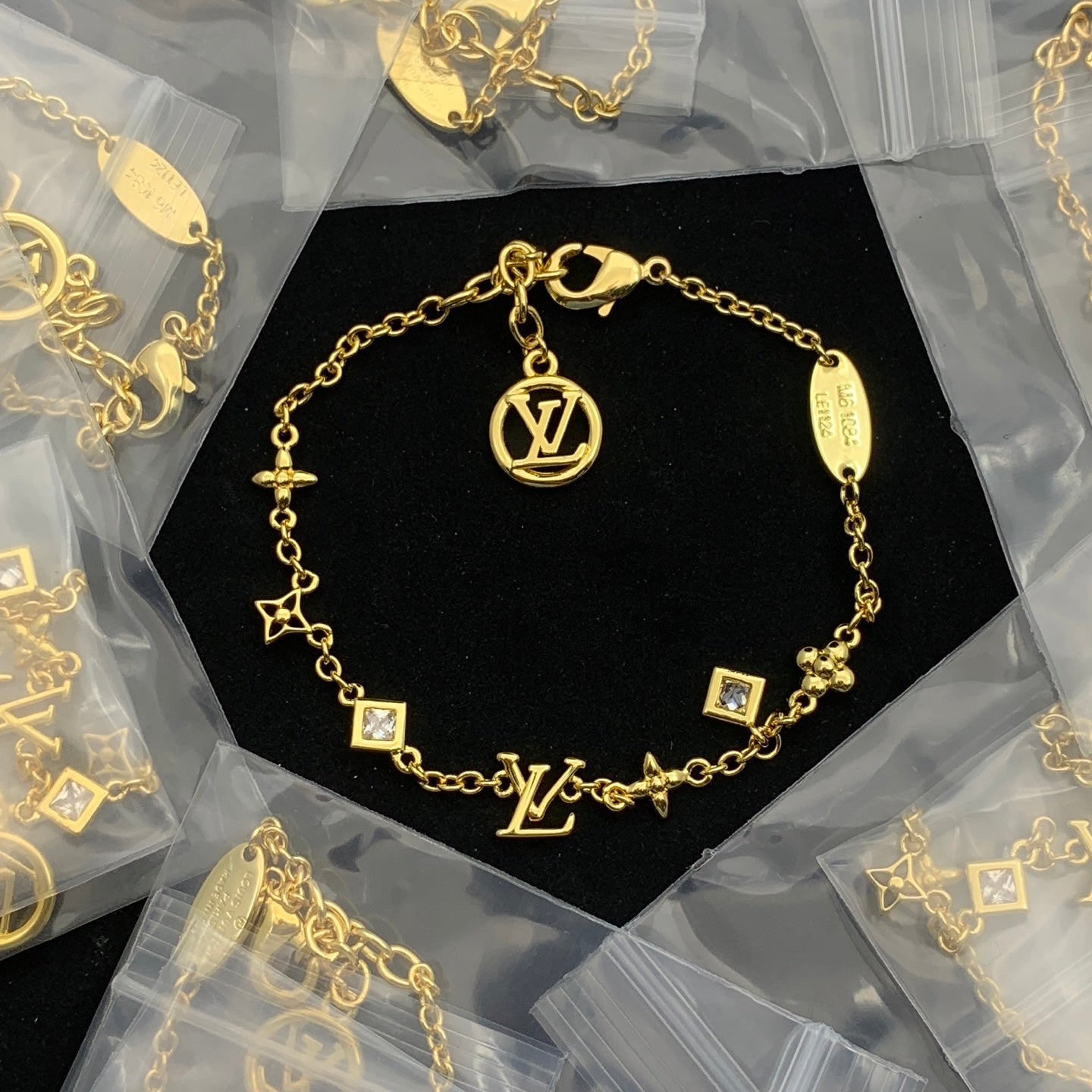 LuxluxHouse Low Price And High Quality Accessories Louis Vuitton