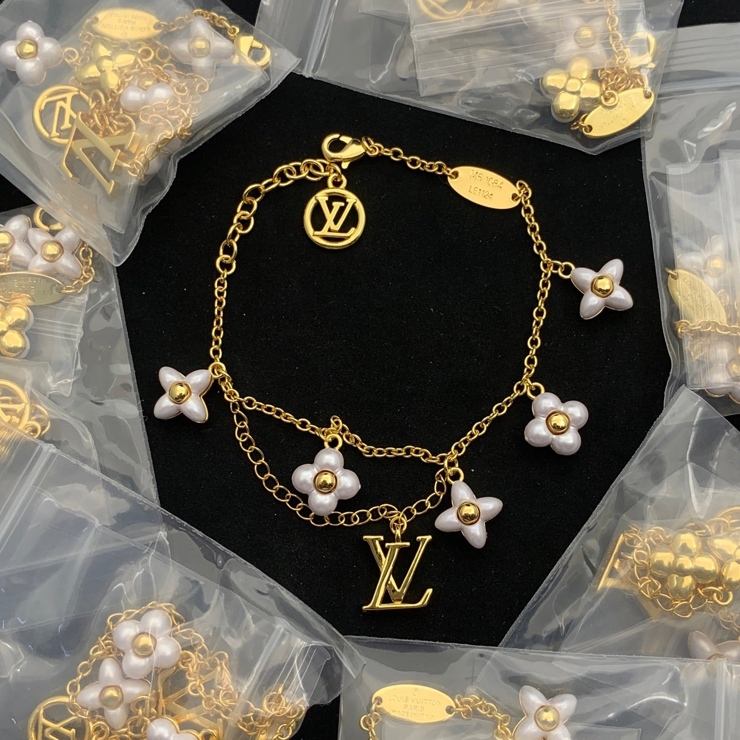 LuxluxHouse Low Price And High Quality Accessories Louis Vuitton