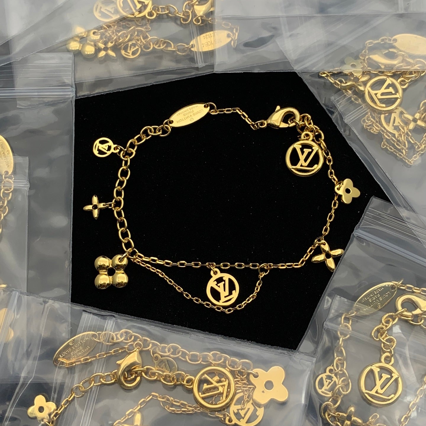 LuxluxHouse Low Price And High Quality Accessories Louis Vuitton