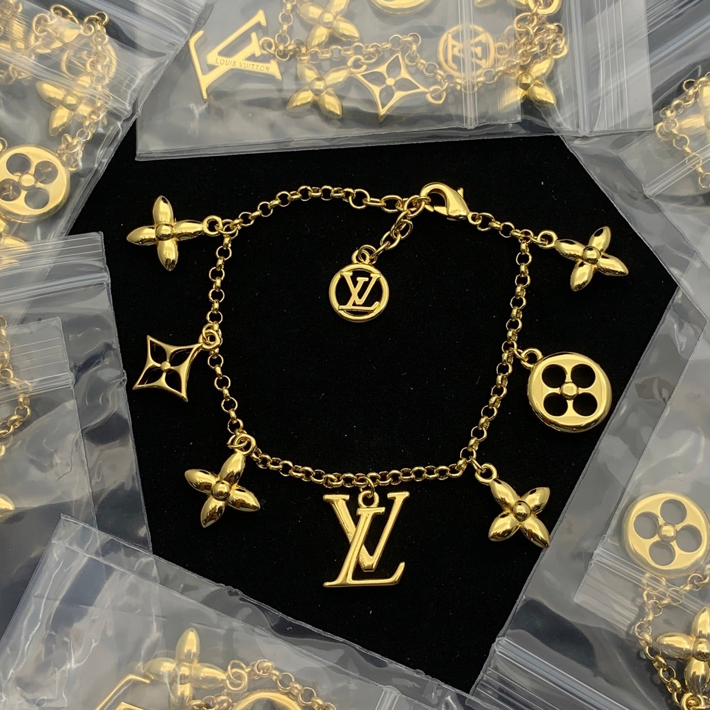LuxluxHouse Low Price And High Quality Accessories Louis Vuitton