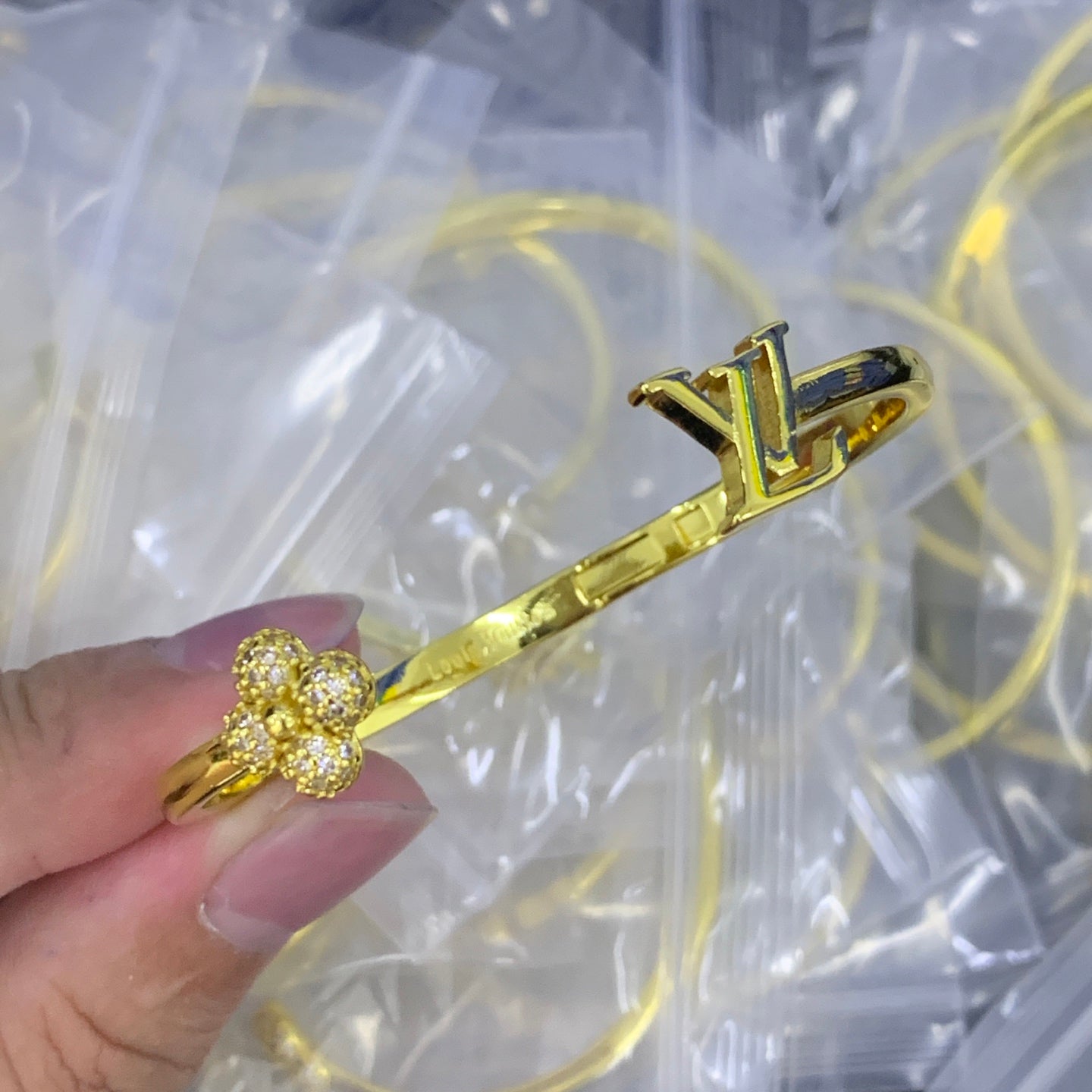 LuxluxHouse Low Price And High Quality Accessories Louis Vuitton