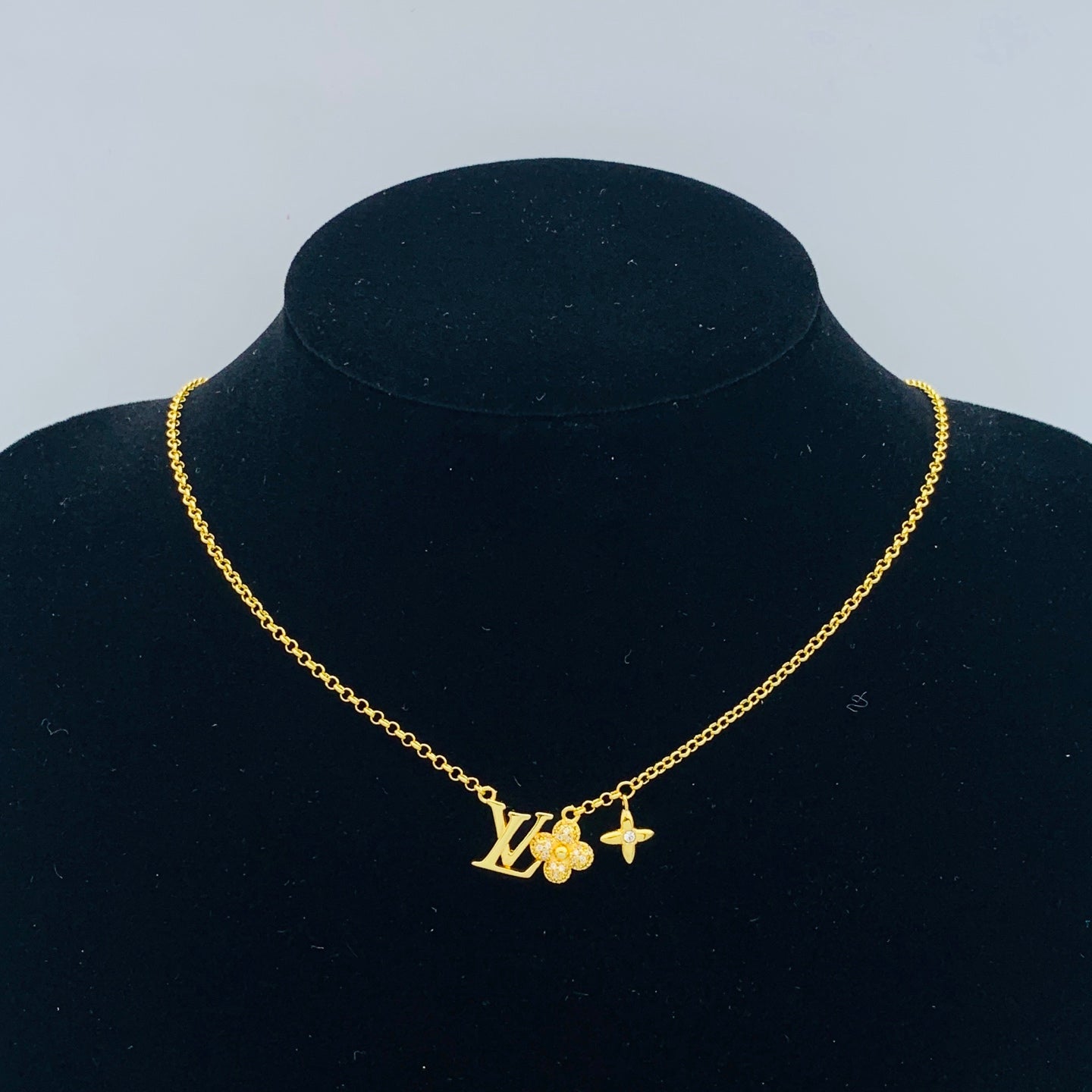 LuxluxHouse Low Price And High Quality Accessories Louis Vuitton