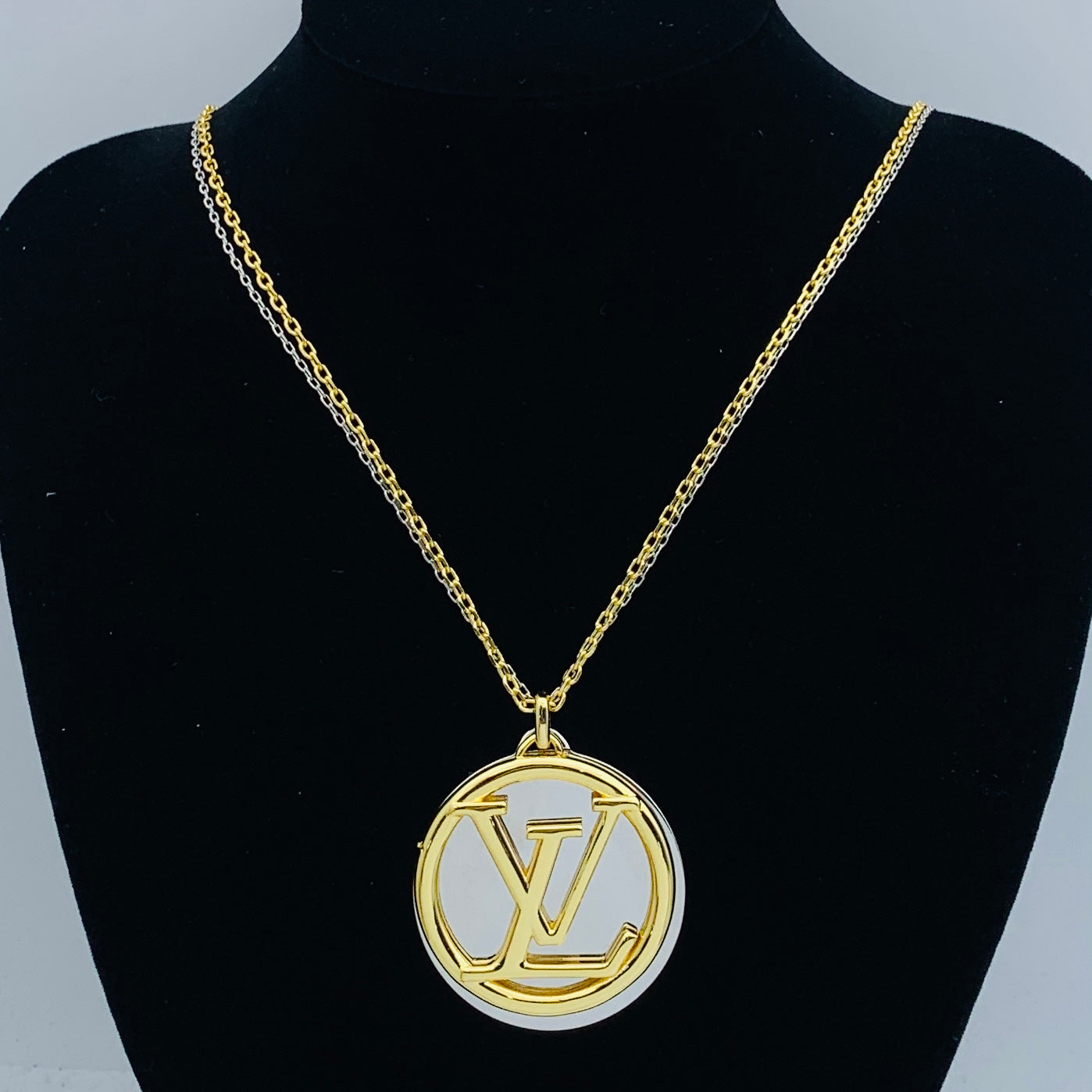 LuxluxHouse Low Price And High Quality Accessories Louis Vuitton