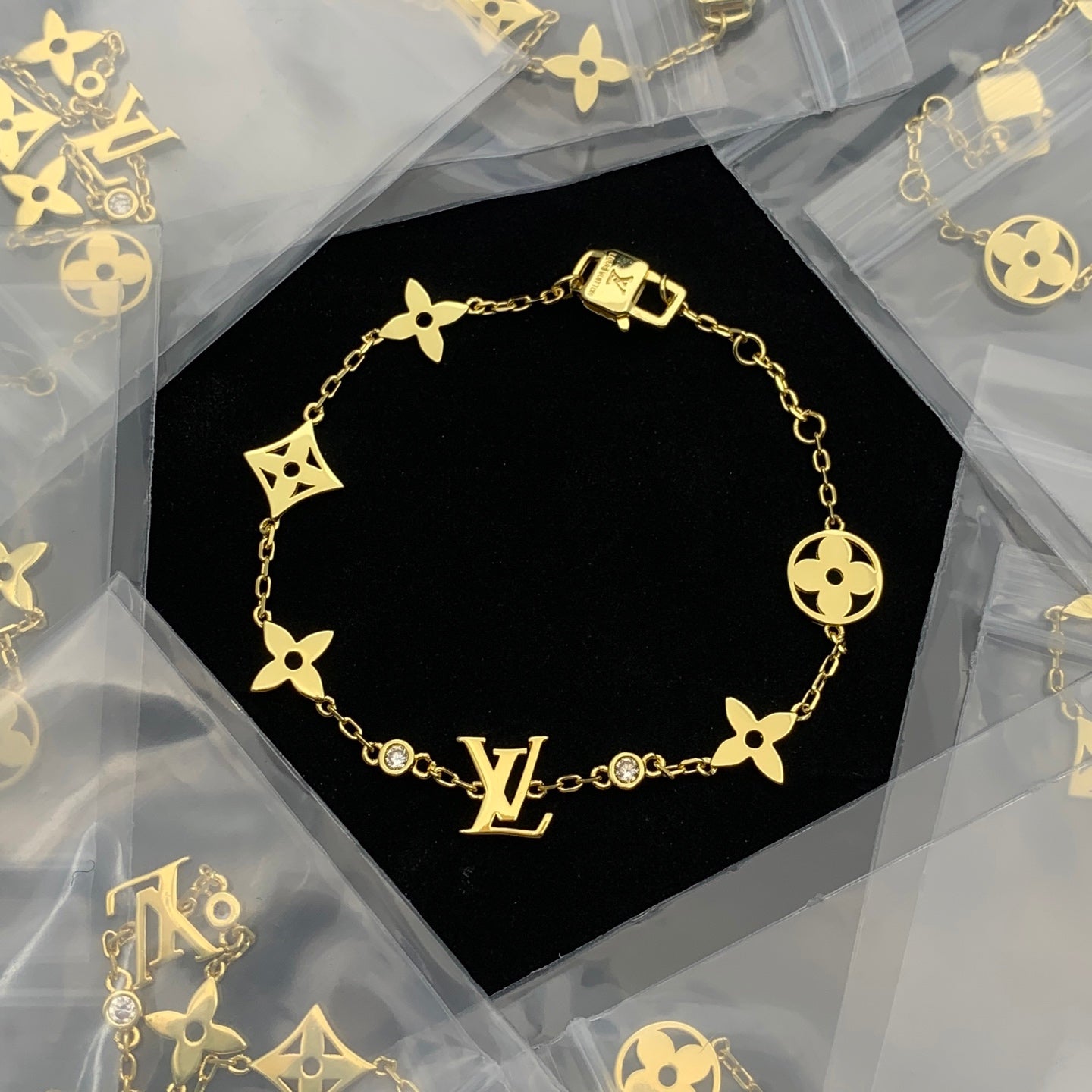 LuxluxHouse Low Price And High Quality Accessories Louis Vuitton
