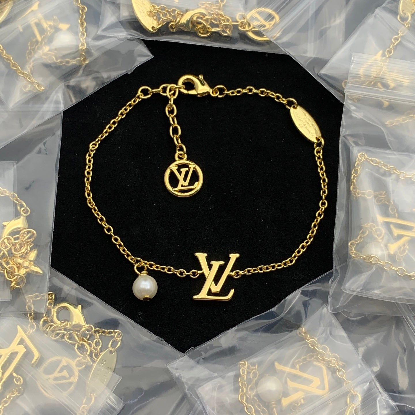 LuxluxHouse Low Price And High Quality Accessories Louis Vuitton