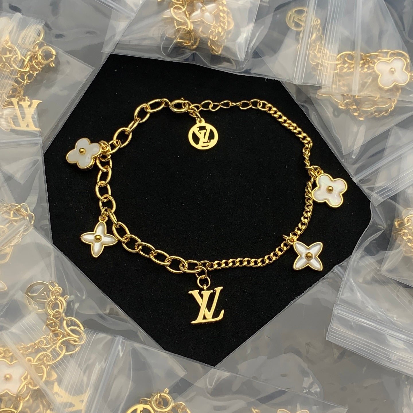 LuxluxHouse Low Price And High Quality Accessories Louis Vuitton