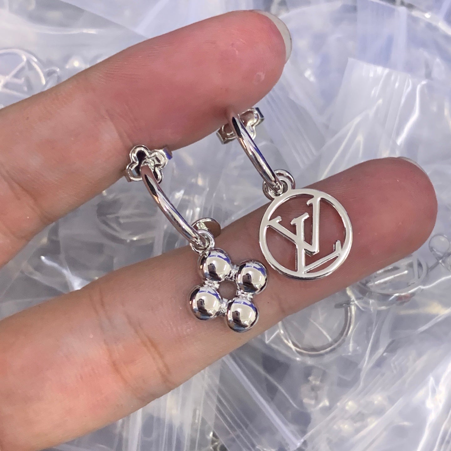 LuxluxHouse Low Price And High Quality Accessories Louis Vuitton