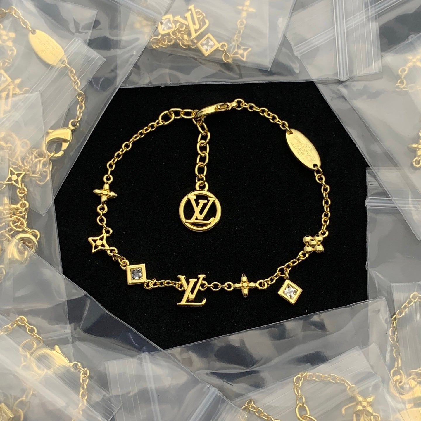 LuxluxHouse Low Price And High Quality Accessories Louis Vuitton