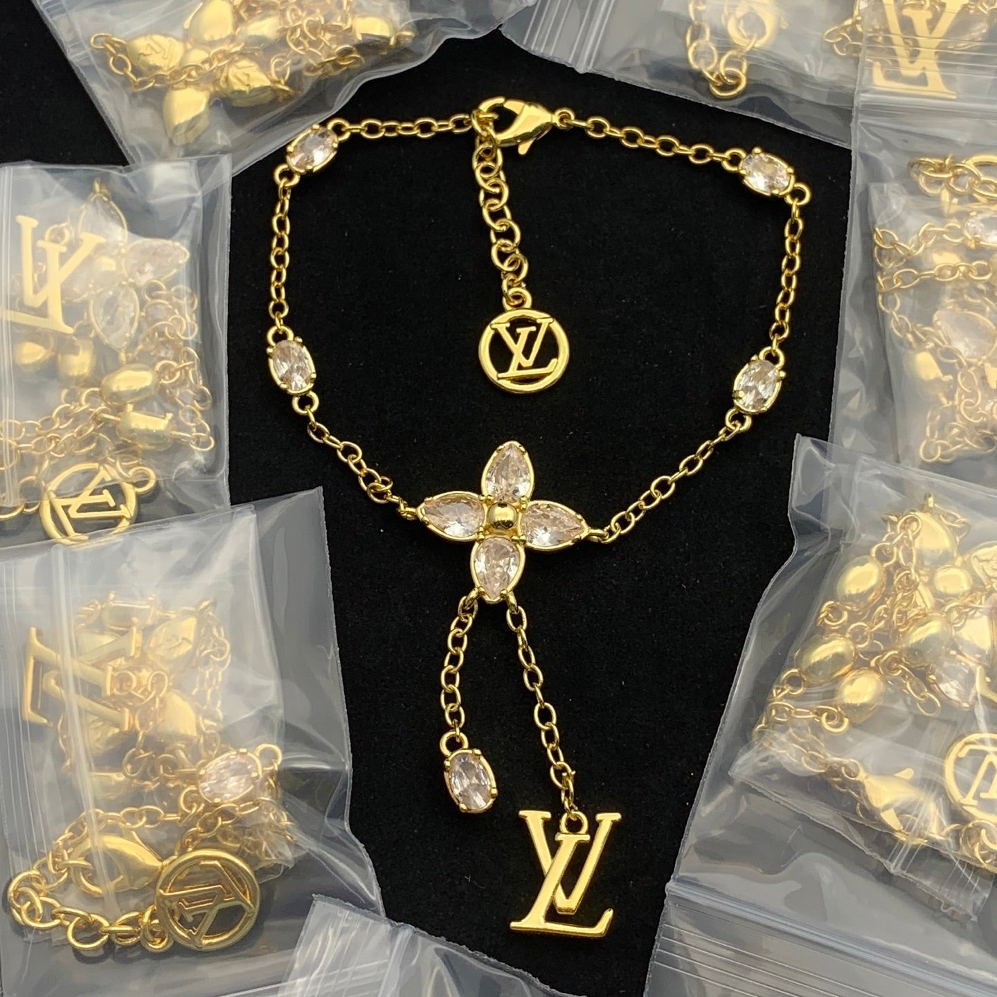 LuxluxHouse Low Price And High Quality Accessories Louis Vuitton