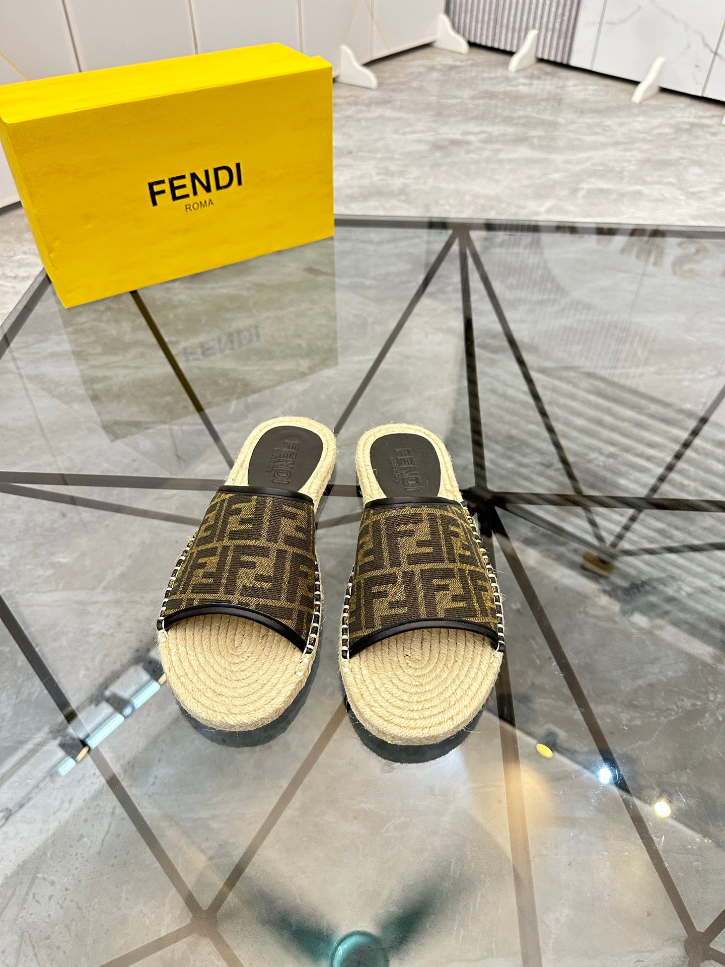 LuxluxHouse Best Quality Sandals Fendi
