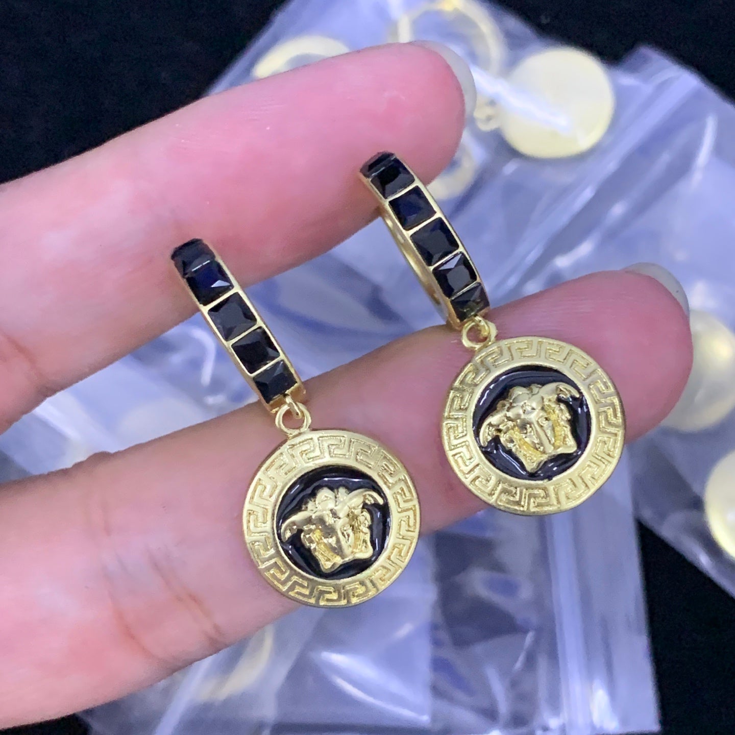 LuxluxHouse Low Price And High Quality Accessories Versace