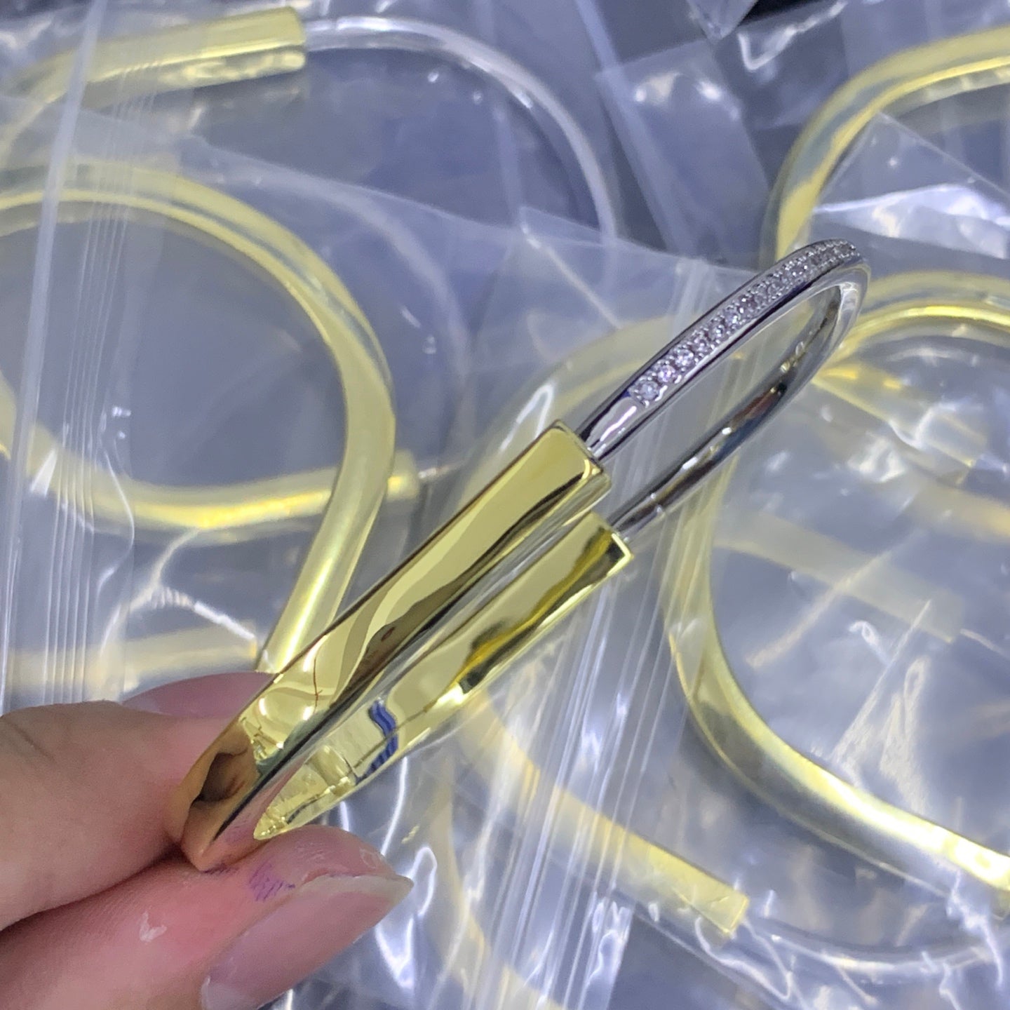 LuxluxHouse Low Price And High Quality Accessories Tiffany