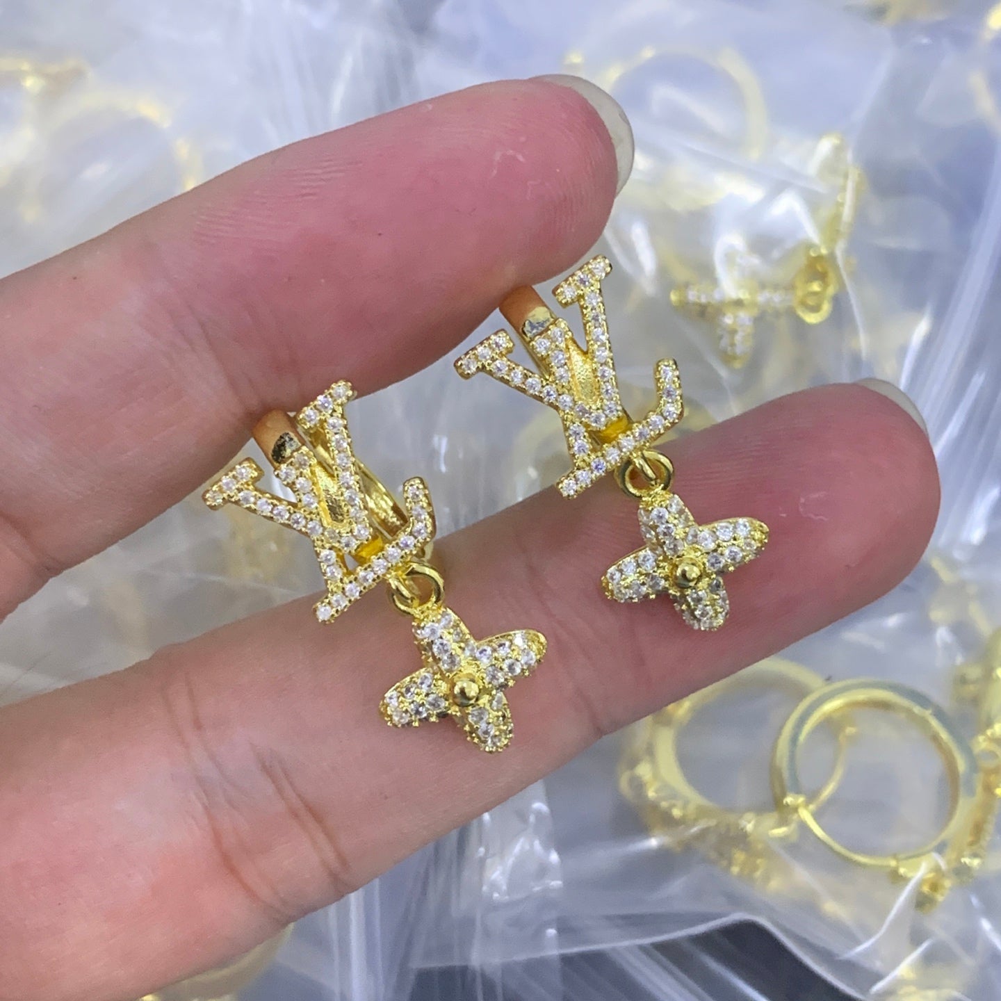 LuxluxHouse Low Price And High Quality Accessories Louis Vuitton