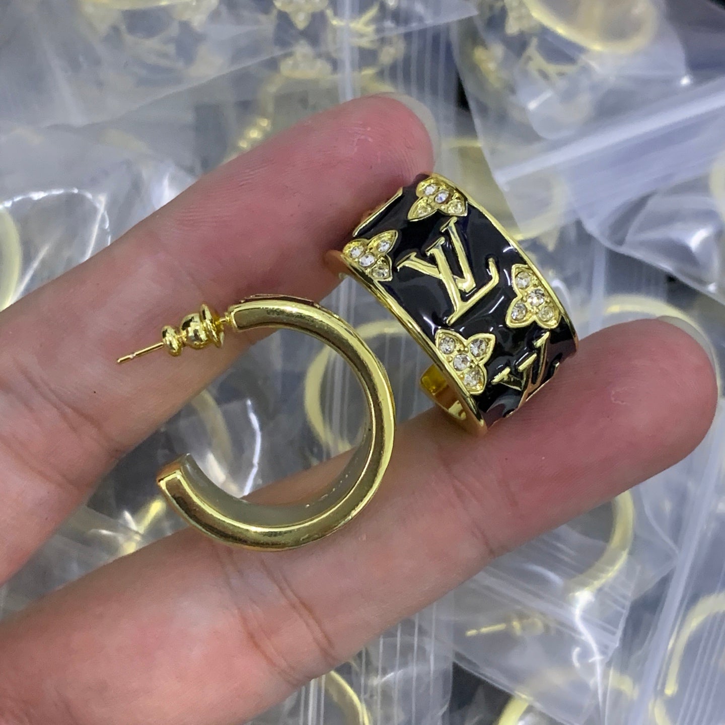 LuxluxHouse Low Price And High Quality Accessories Louis Vuitton