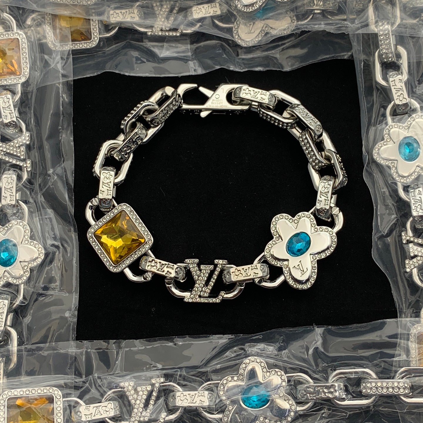 LuxluxHouse Low Price And High Quality Accessories Louis Vuitton