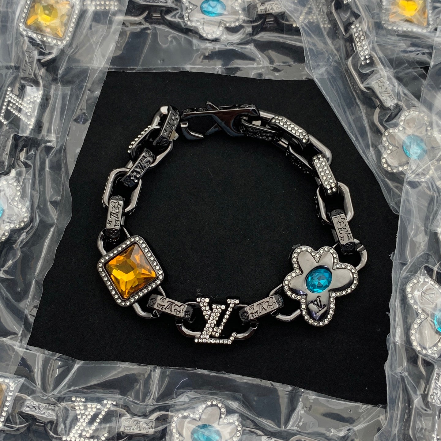 LuxluxHouse Low Price And High Quality Accessories Louis Vuitton
