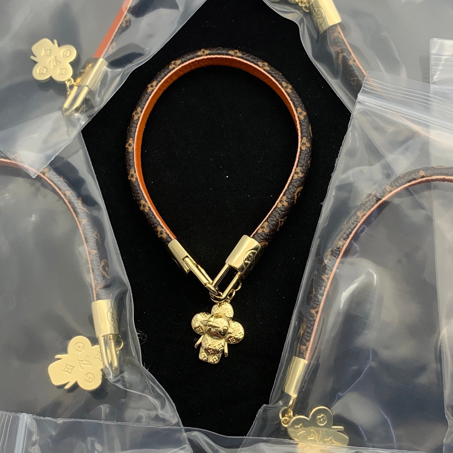 LuxluxHouse Low Price And High Quality Accessories Louis Vuitton