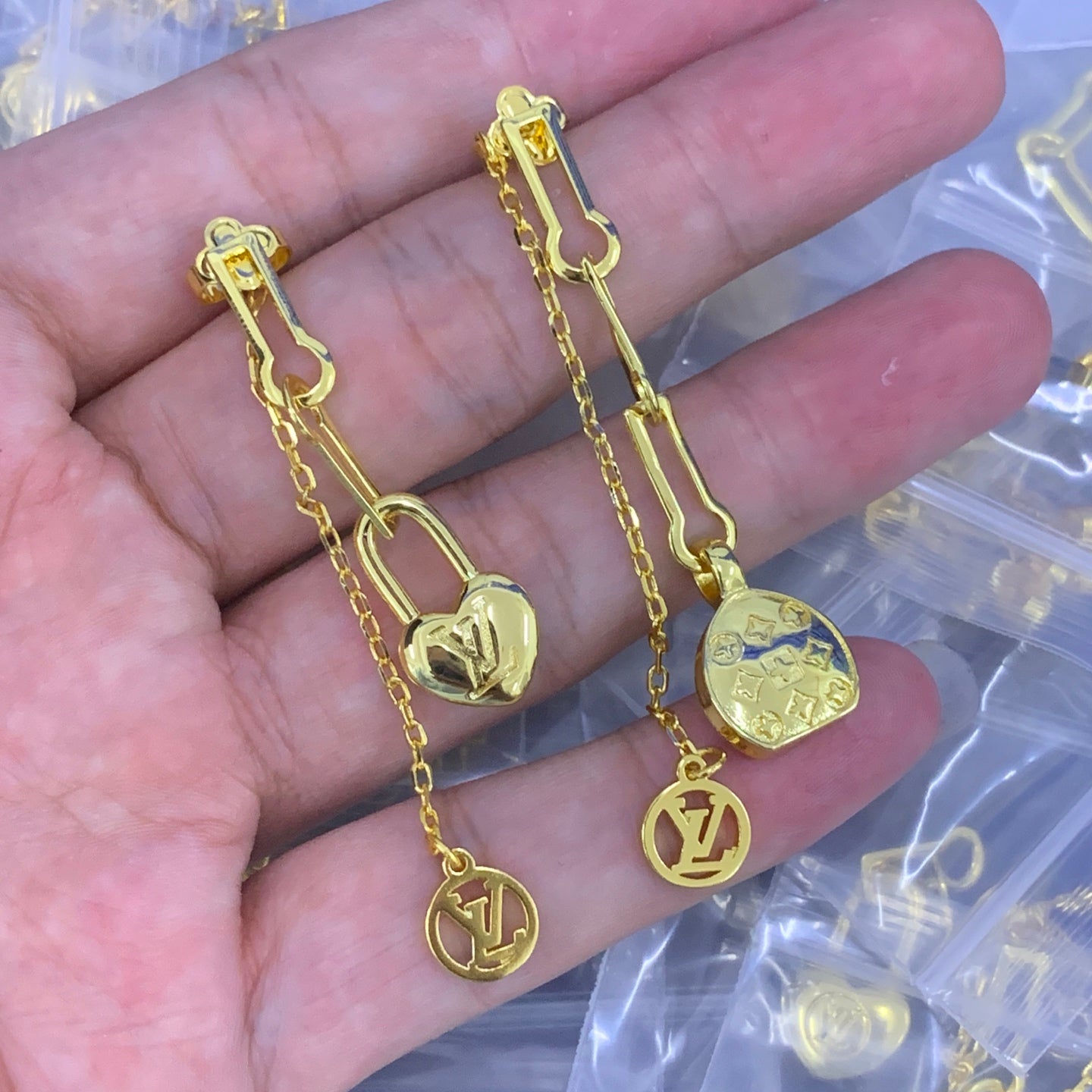 LuxluxHouse Low Price And High Quality Accessories Louis Vuitton