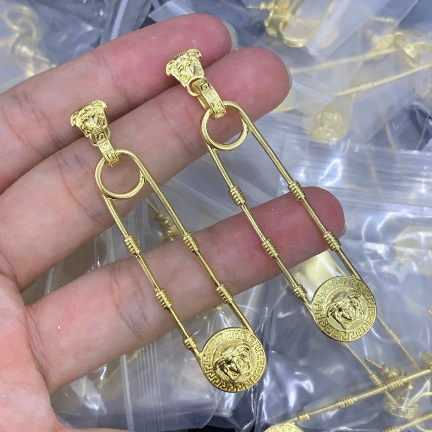 LuxluxHouse Low Price And High Quality Accessories Versace