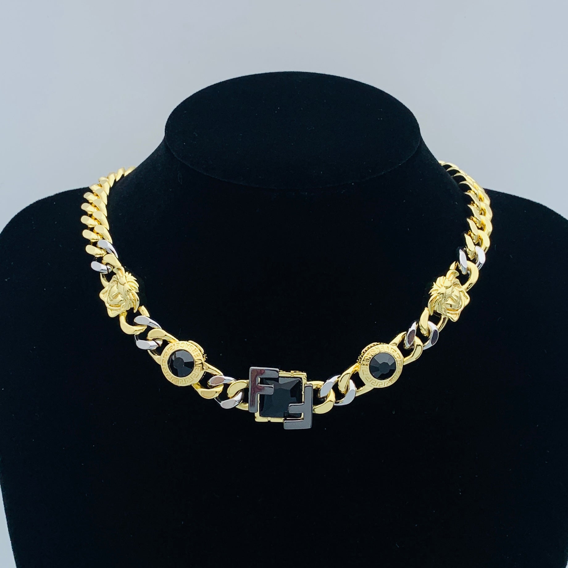 LuxluxHouse Low Price And High Quality Accessories Versace