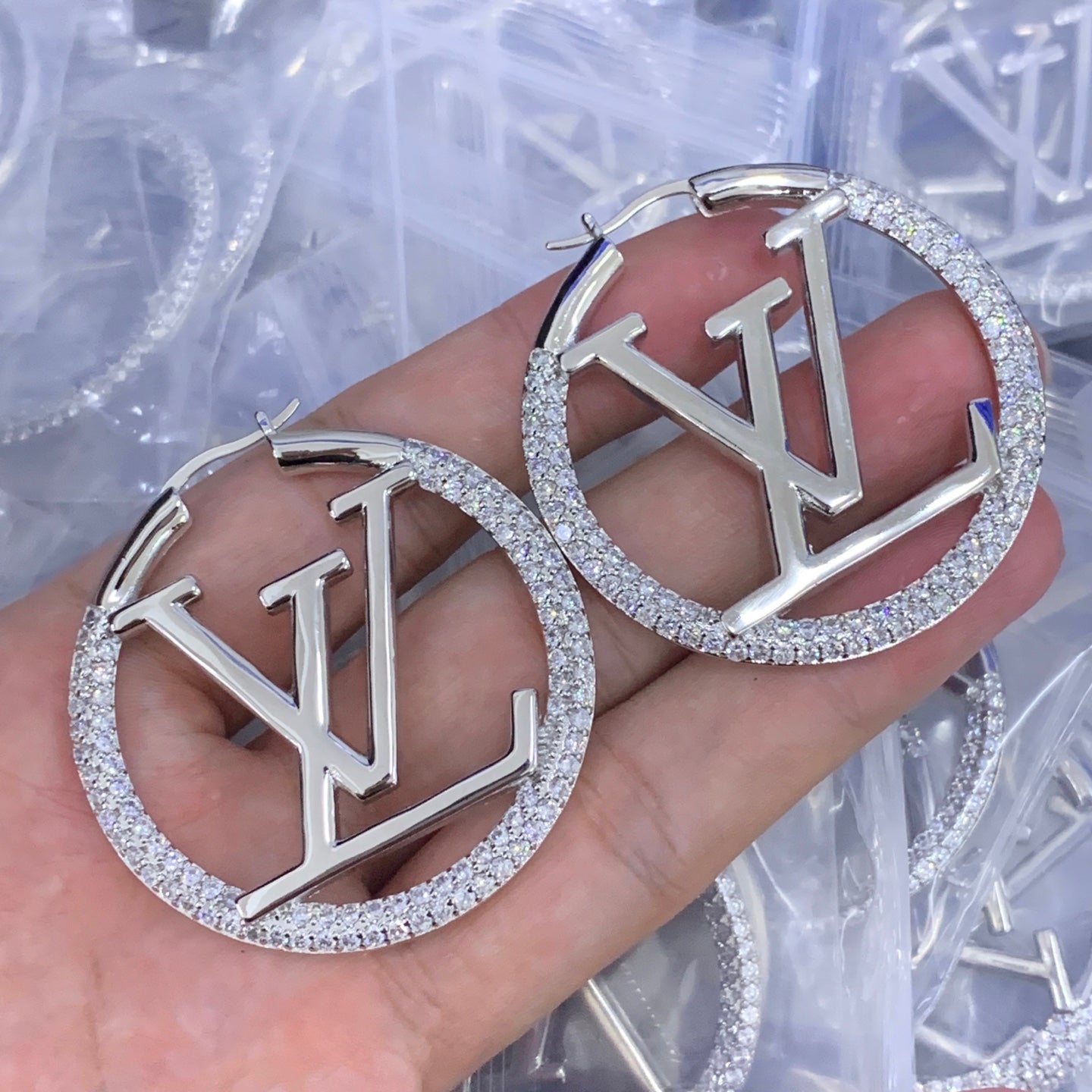 LuxluxHouse Low Price And High Quality Accessories Louis Vuitton