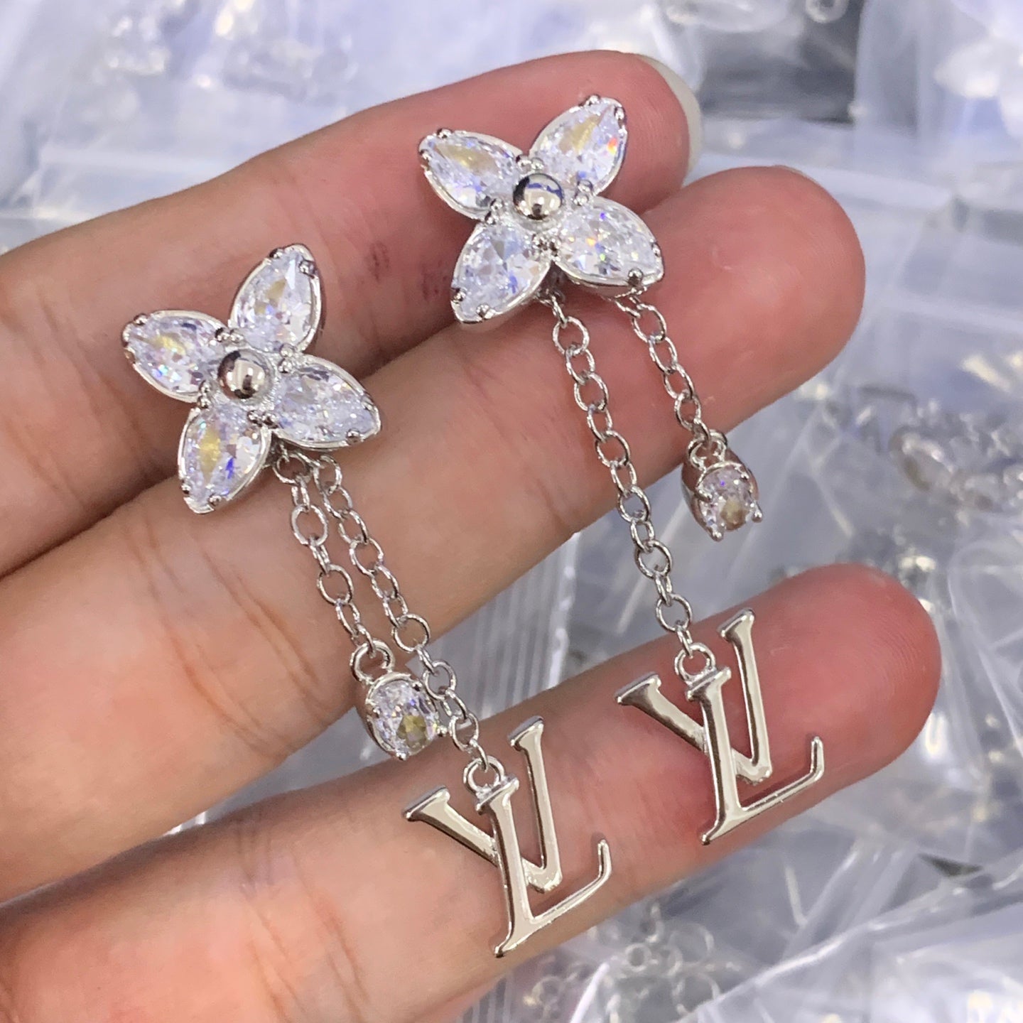 LuxluxHouse Low Price And High Quality Accessories Louis Vuitton