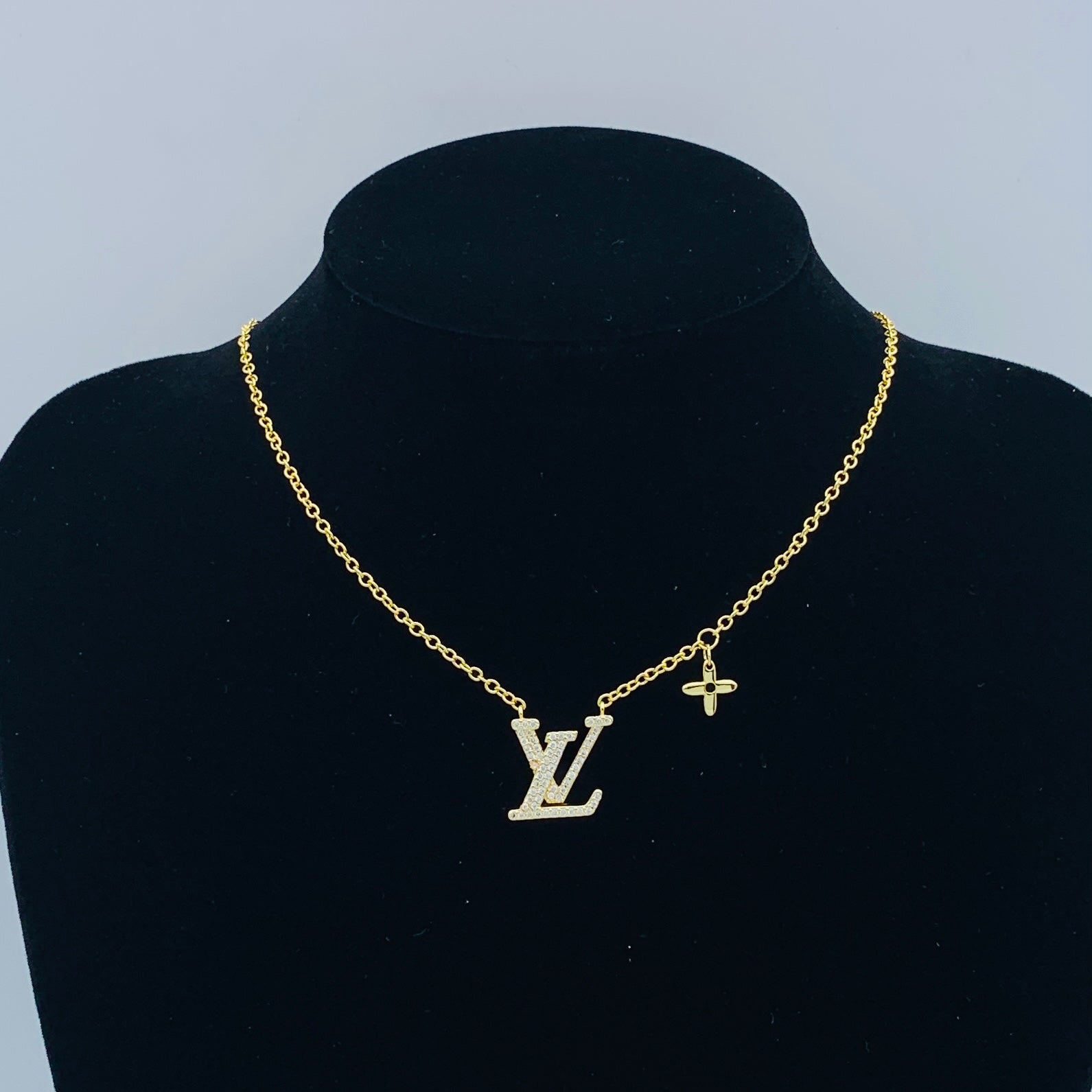 LuxluxHouse Low Price And High Quality Accessories Louis Vuitton