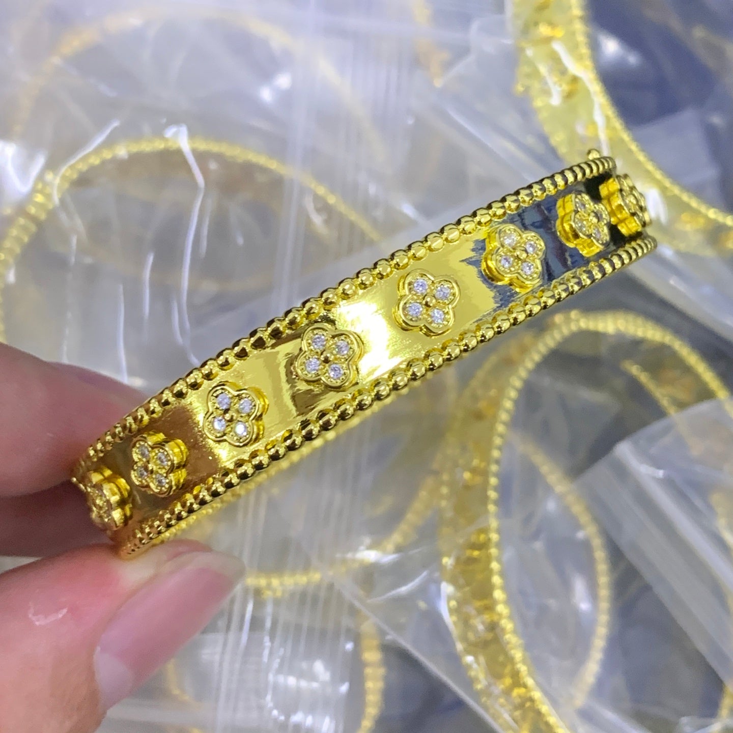 LuxluxHouse Low Price And High Quality Accessories Van Cleef & Arpels