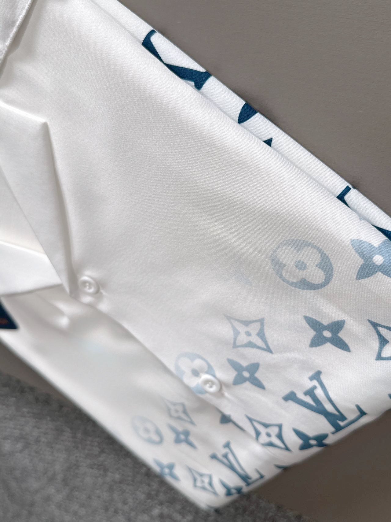 LuxluxHouse Best Quality Clothes Shirts&Polo Louis Vuitton