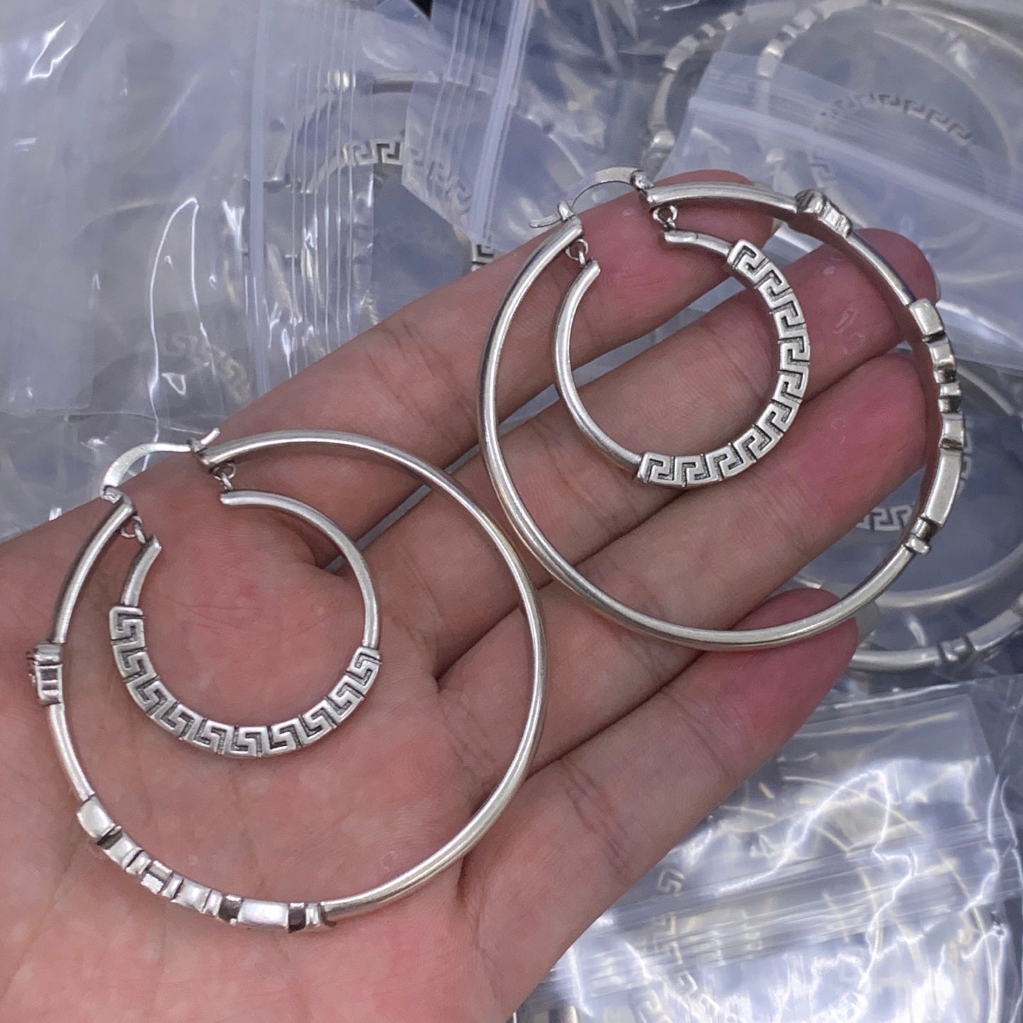 LuxluxHouse Low Price And High Quality Accessories Versace