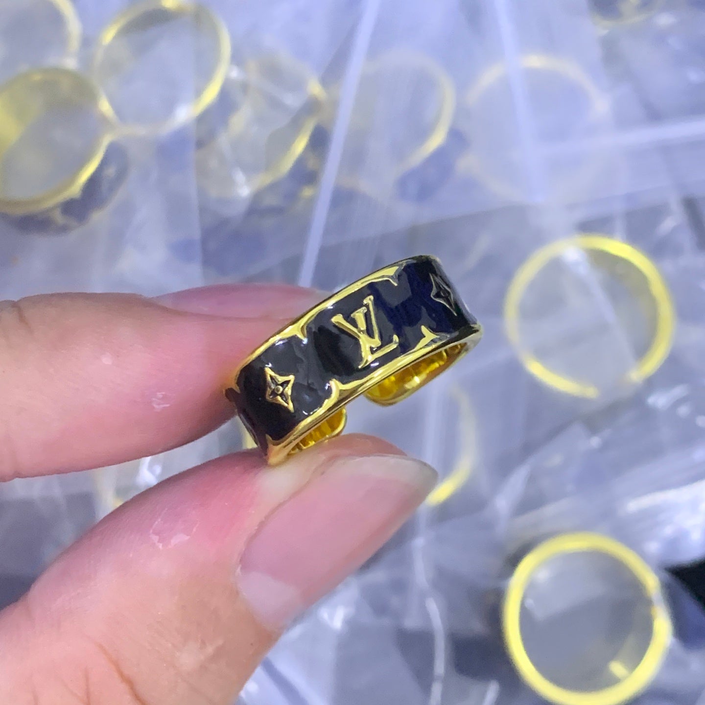 LuxluxHouse Low Price And High Quality Accessories Louis Vuitton