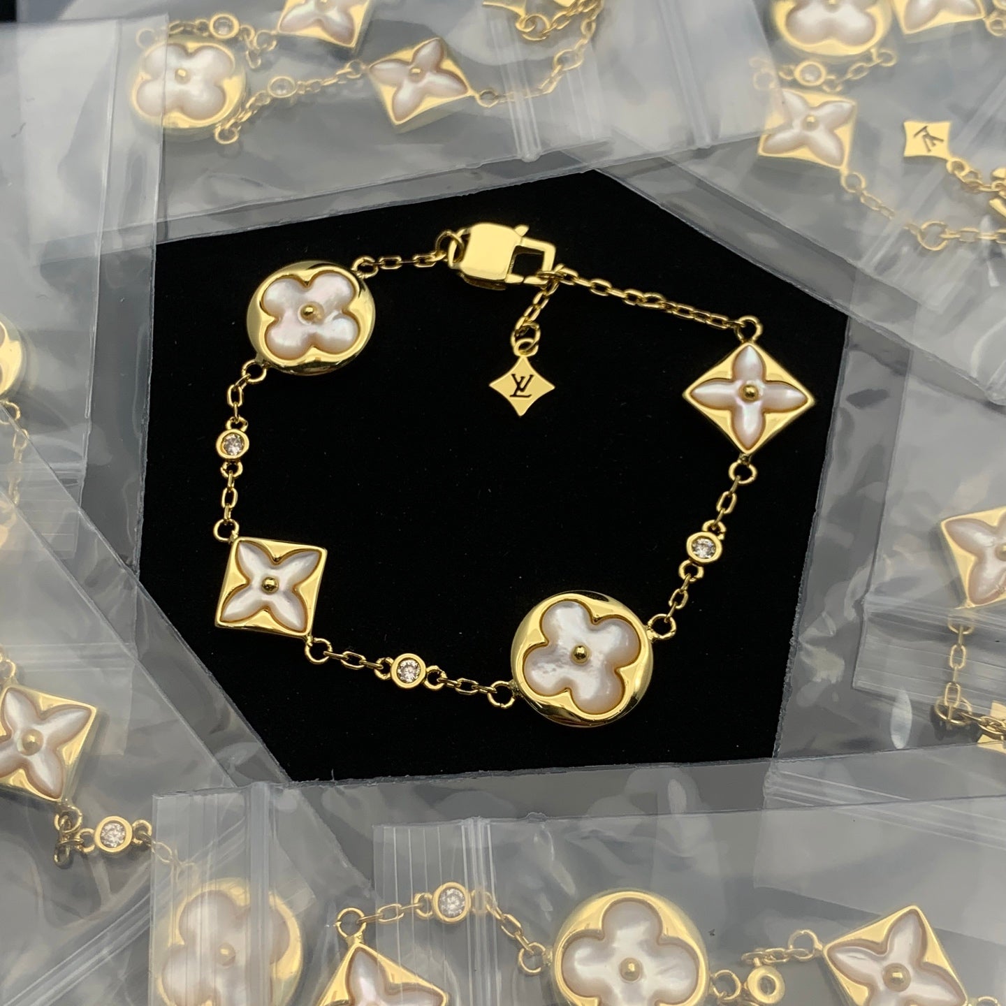 LuxluxHouse Low Price And High Quality Accessories Louis Vuitton