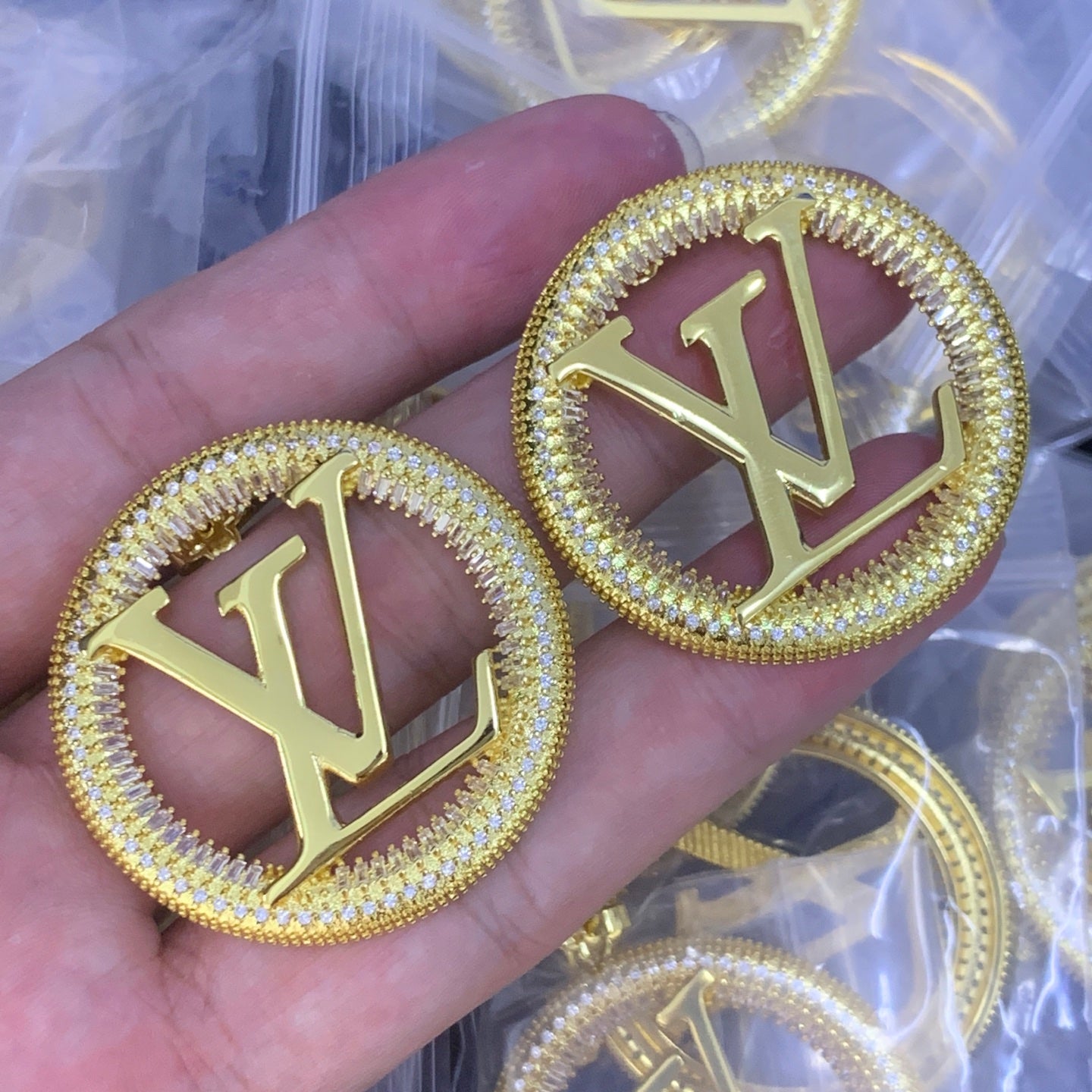LuxluxHouse Low Price And High Quality Accessories Louis Vuitton
