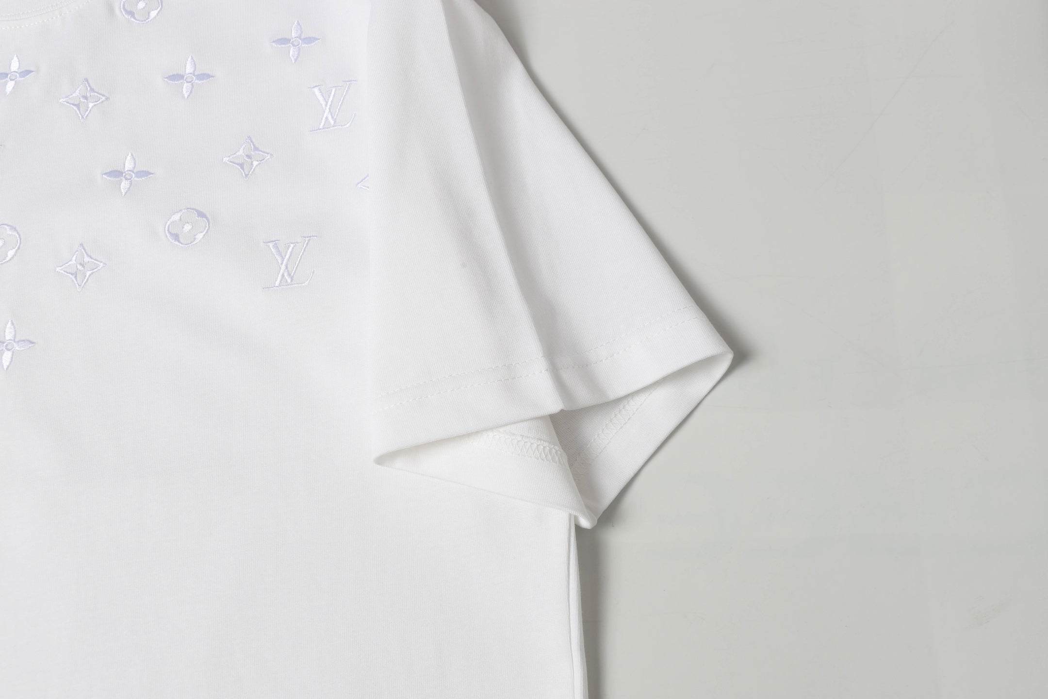 LuxluxHouse Best Quality Clothes T-shirt Louis Vuitton