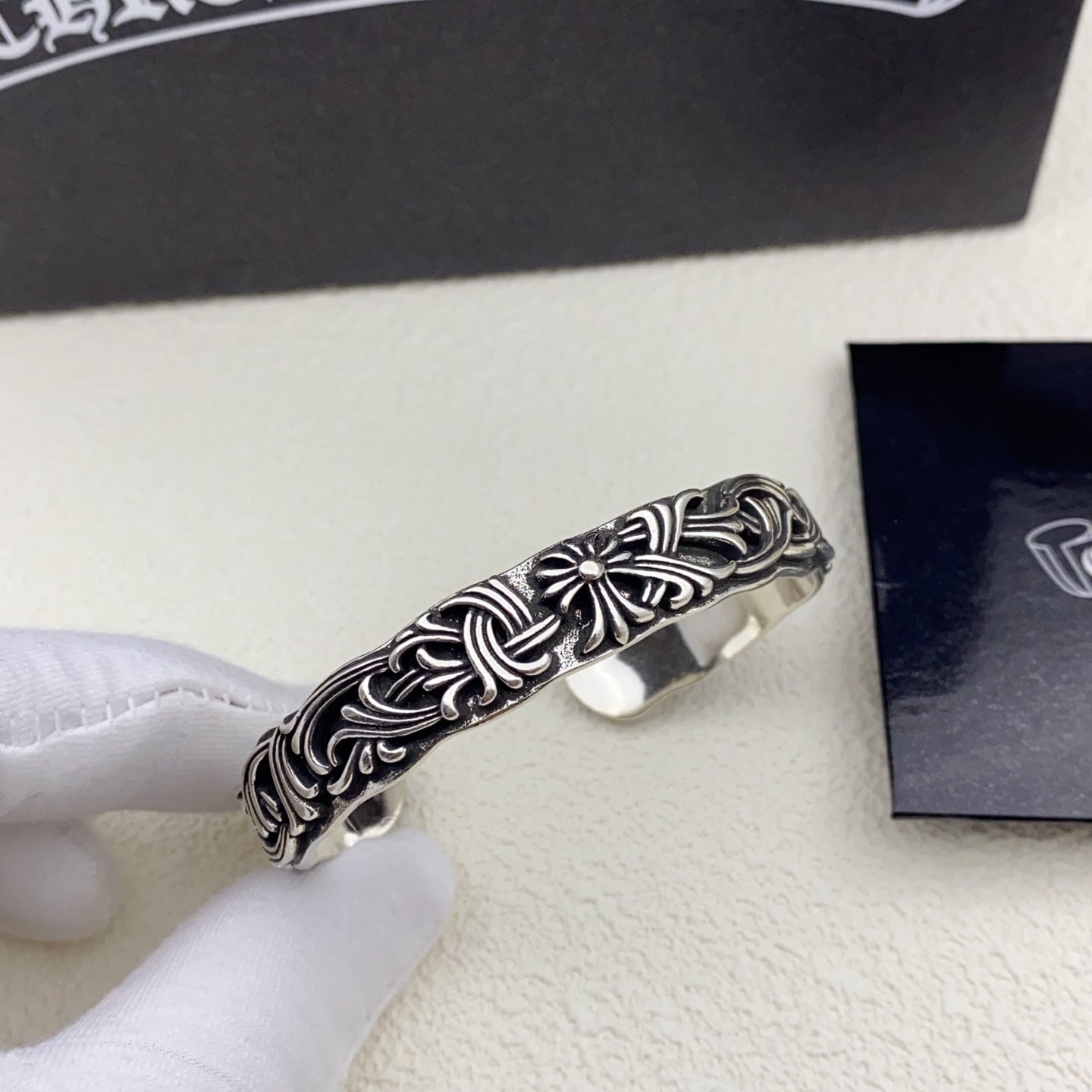 LuxluxHouse Low Price And High Quality Accessories Chrome Hearts