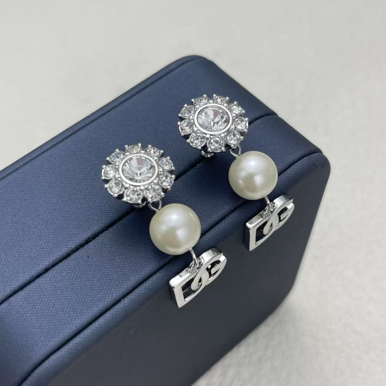 LuxluxHouse Low Price And High Quality Accessories Dolce & Gabbana